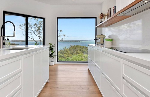 Wangi Wangi House | New Property Lake Breeze Point with Scenic Water Views at Wangi Wangi