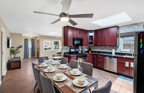 Silver Strand House | New! Rooftop Ocean View Deck! Dogs Welcome