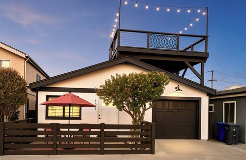 Silver Strand House | New! Rooftop Ocean View Deck! Dogs Welcome