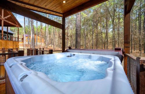 Broken Bow House | New Sauna Arcade Firepit & Spa - Sleeps 10