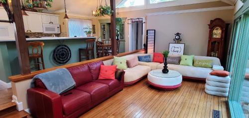 Summersea House | New Seabury Retreat. Butchart Gardens' Inspired