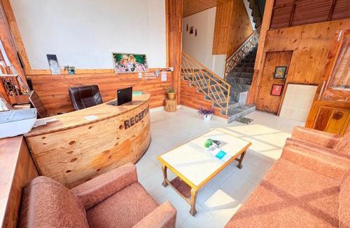 Manali Hotel | New Suraj Inn - Nestled near Hidimba Temple ! Rooftop Cafe With Hampta View ! Private Parking