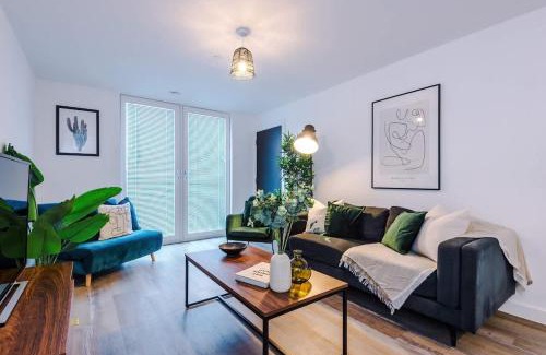 Old Trafford Apartment | NEW Trafford Loft - Free Parking
