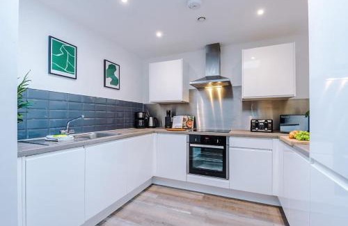 Old Trafford Apartment | NEW Trafford Loft - Free Parking