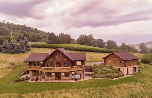 Julian Cabin | NEW! Views, Near PSU, Hot Tub, Private, Sleeps 16