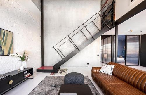 Richmond Apartment | New York Converted Warehouse Apartment in Richmond