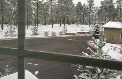 Flagstaff House | Newer 2350 SQ FT Townhouse private, close to downtown, hilltop views, A/C