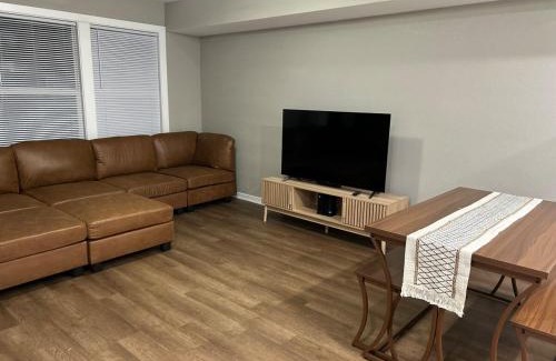Warrensburg House | Newly built 3 level home 2 minute drive to UCM