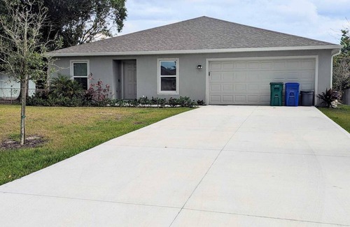 Sebastian Highlands House | Newly Built 4bed/2bath * 15 min from the Beach
