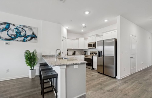 Spring Hill House | Newly built Charming 3-bedroom townhome with amenities Spring Hill