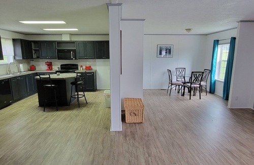 Craig Creek House | Newly remodeled 3 br with mountain views and close to trails!