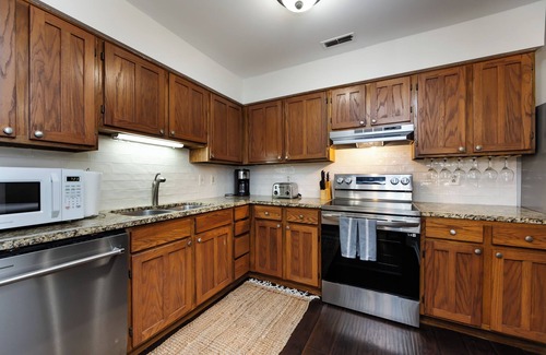 Cotswold Condo | Newly Remodeled Condo Near Uptown