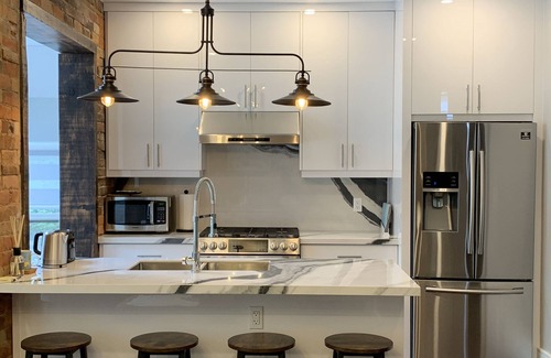 Dufferin Grove House | Newly Reno'd home 2BR+1.5Bath in downtown Toronto