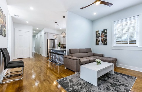 Faubourg Lafayette Condo | Newly Renovated 4BD Penthouse