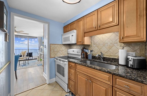 Myrtle Beach Resort | Newly Renovated Oceanfront 1BR Condo