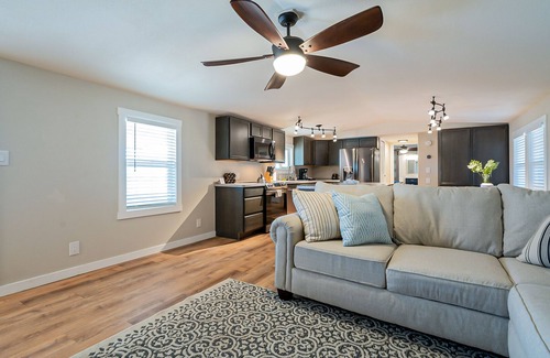 Apache Junction House | Newly updated home on spacious lot located outside of the city
