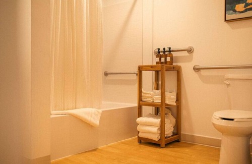 Duluth Apartment | Next Door to Bent Paddle, OMC Smokehouse, 190 Coffee on Site