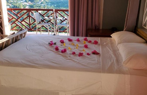 Gros Islet Apartment | Nia's Hillside Loft - Exquisite Views
