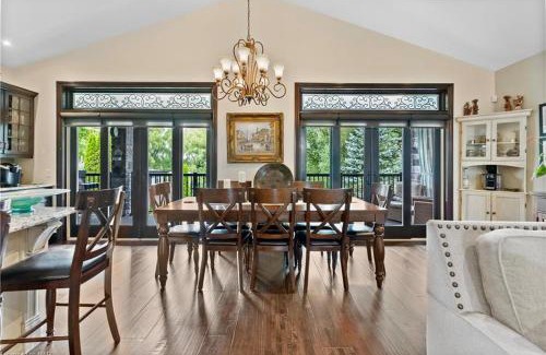 Niagara Falls Bed & Breakfast | Niagara Creekside B&B - Waterfront suite