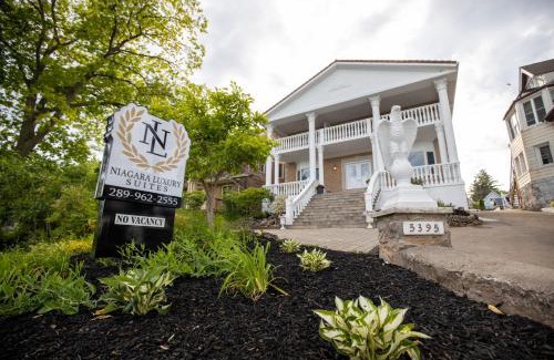 Niagara Falls Hotel | Niagara Luxury Suites