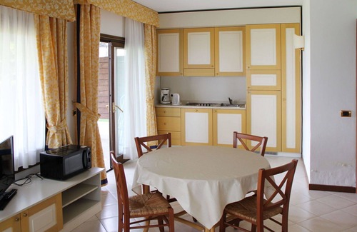 Monte House | Nice apartment in villa for 3 people with A/C, WIFI, pool, TV and terrace