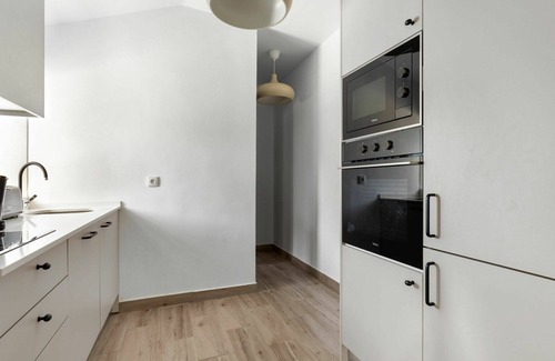 Sao Martinho Villa | Nice apartment in villa for 7 guests with WIFI, A/C, pool, TV and terrace
