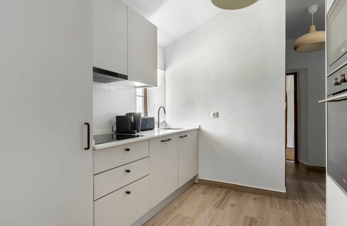 Sao Martinho Villa | Nice apartment in villa for 7 guests with WIFI, A/C, pool, TV and terrace