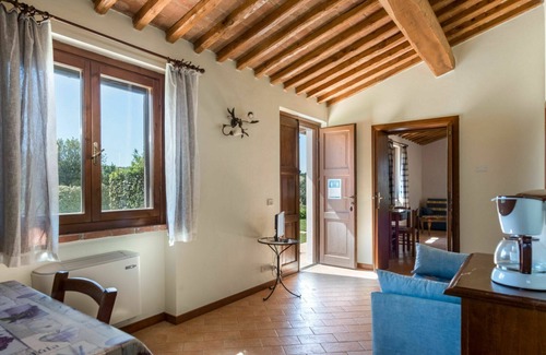 Scansano Villa | Nice apartment in villa for 6 people with WIFI, pool, TV, patio and pets allowed