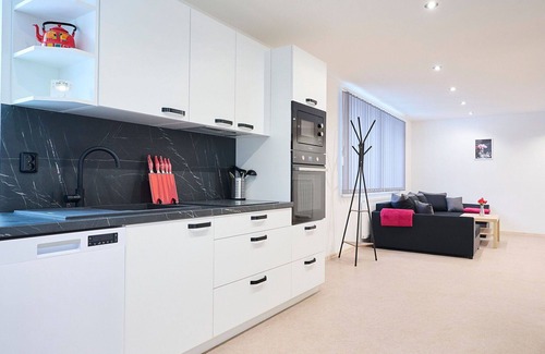 Desna Apartment | Nice apartment for 4 guests with WIFI, pool, TV and patio