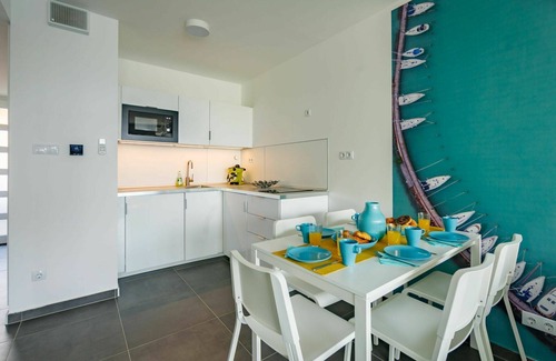 Balatonszemes Apartment | Nice apartment for 6 people with pool, A/C, WIFI, TV, terrace and pets allowed