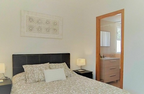 Benidorm Apartment | Nice apartment for 4 guests with A/C, pool, WIFI, TV, terrace, pets allowed and parking