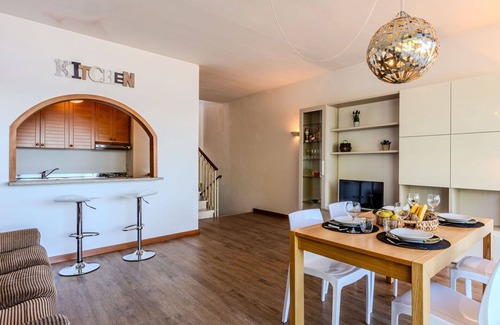 Ispra Apartment | Nice apartment for 4 guests with WIFI, A/C, TV and terrace