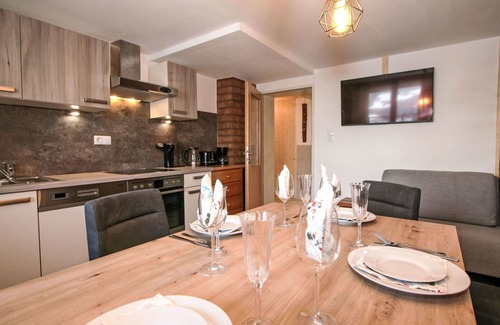 Aschau Im Zillertal Apartment | Nice apartment for 5 guests with WIFI, TV and terrace