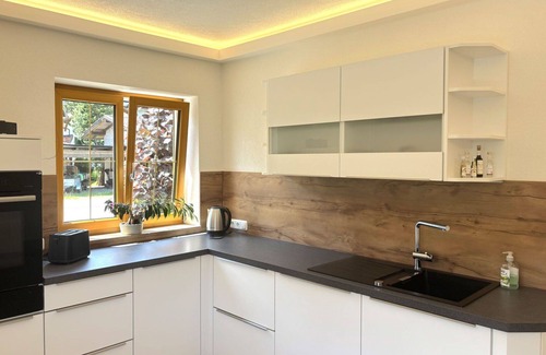 Weissenbach am Lech Apartment | Nice apartment for 6 guests with WIFI, TV, terrace, pets allowed and parking