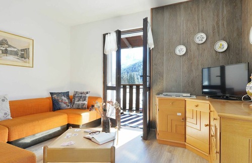 Canazei Apartment | Nice apartment for 6 guests with WIFI, TV and terrace