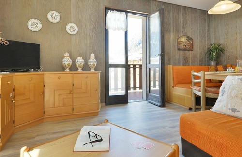 Canazei Apartment | Nice apartment for 6 guests with WIFI, TV and terrace