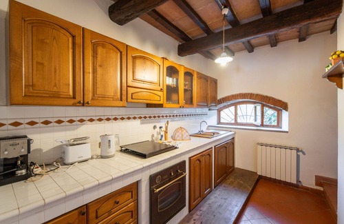Montebonello Apartment | Nice apartment for 8 people with WIFI, pool, TV, pets allowed and panoramic view