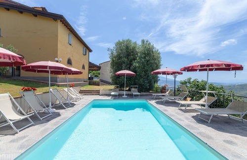 Montebonello Apartment | Nice apartment for 8 people with WIFI, pool, TV, pets allowed and panoramic view
