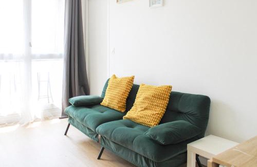 L'Ile-Saint-Denis Apartment | Nice apartment with balcony and view