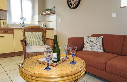 Plouhinec Villa | Nice apartment in villa for 4 guests with WIFI, TV, terrace and pets allowed