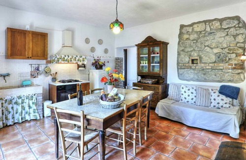 Pomarance Villa | Nice apartment in villa for 5 people with WIFI, pool, TV and veranda