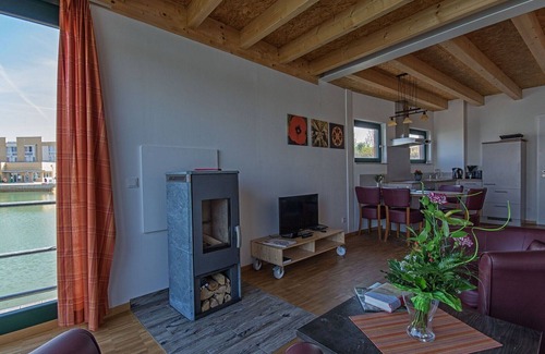 Grossposna House | Nice apartment in villa for 4 guests with WIFI, TV, balcony and pets allowed