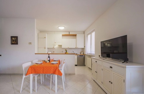 Ameglia House | Nice apartment in villa with WIFI, TV, terrace, pets allowed and parking, close to La Spezia