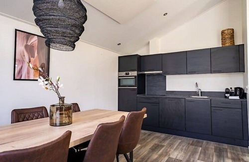 Schaarsbergen House | Nice apartment in villa for 6 people with WIFI, pool, TV and terrace