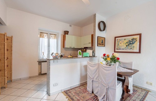 Castell'Alfero Apartment | Nice apartment for 4 guests with pool, WIFI, TV and patio