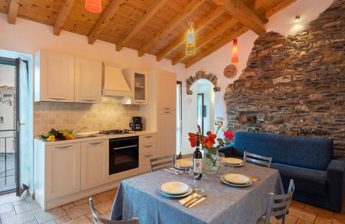 Valloria House | Nice apartment in villa for 4 people with WIFI, TV, patio and pets allowed