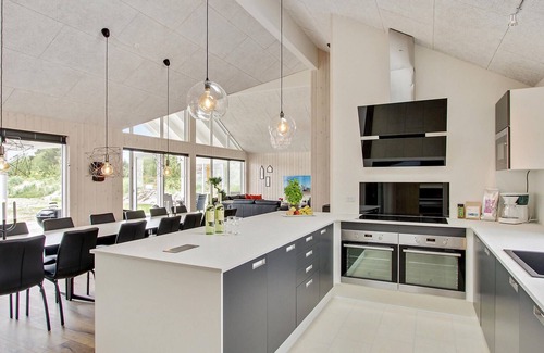 Blavand House | Nice home in Blåvand with kitchen