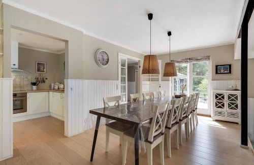 Handrup House | Nice Home In Ebeltoft With 3 Bedrooms And Wifi