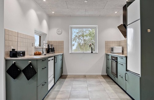 Farvang House | Nice home in Fårvang with outdoor swimming pool