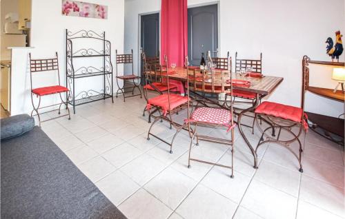 Grospierres House | Nice Home In Grospierres With Wifi